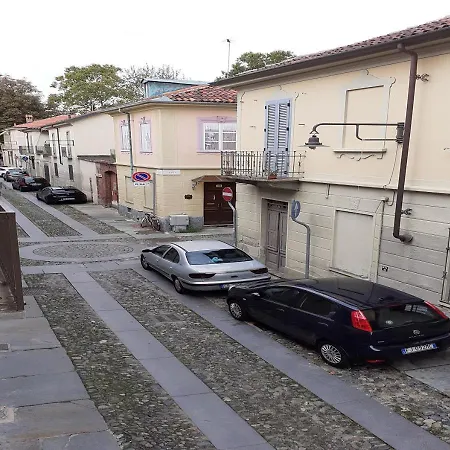 Piccola Montmartre A 公寓